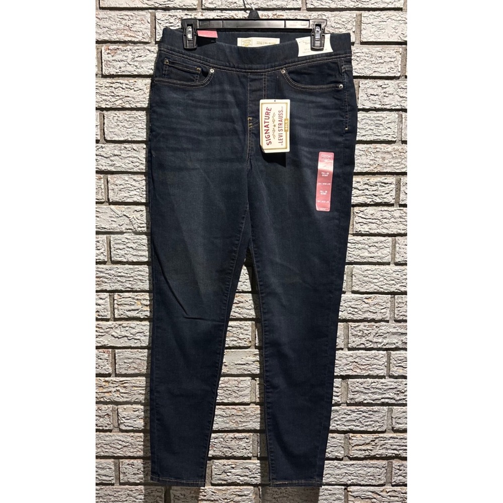 NWT Signature by Levi Strauss  Pull On Skinny Jeans Dark Wash 10M W30 L30